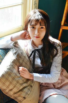 森林里的熊先生冬眠中